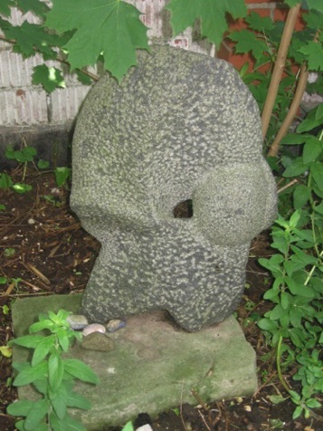 
Nesselröten, Granit, 1987,
60 x 40 x 20